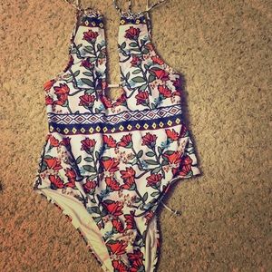 One piece swim suit